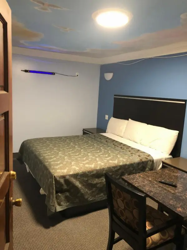 Golden West Manor Motel Main image