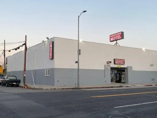 Golden West Manor Motel 10